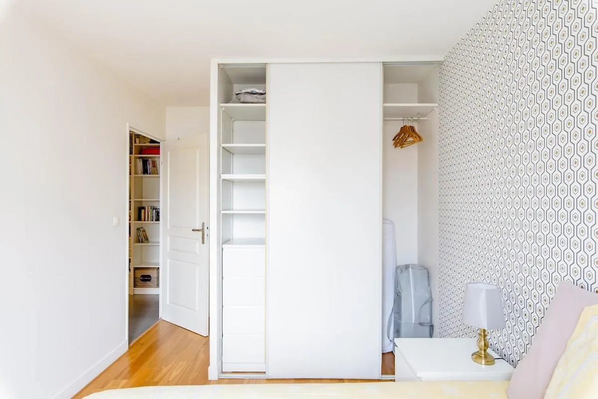 Lyon 8 Beautiful, Bright And Quiet Apartment 0*,