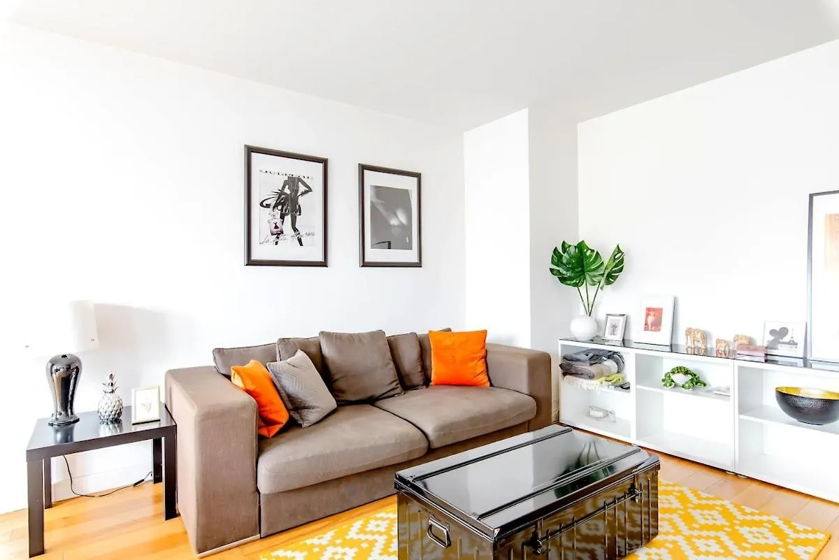 Lyon 8 Beautiful, Bright And Quiet Apartment location